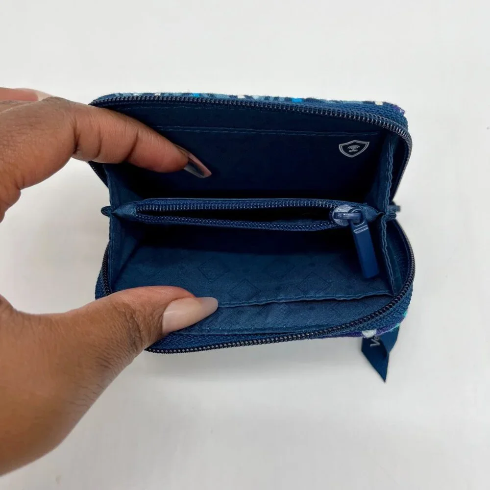 Vera Bradley Blue Zip ID Case_10